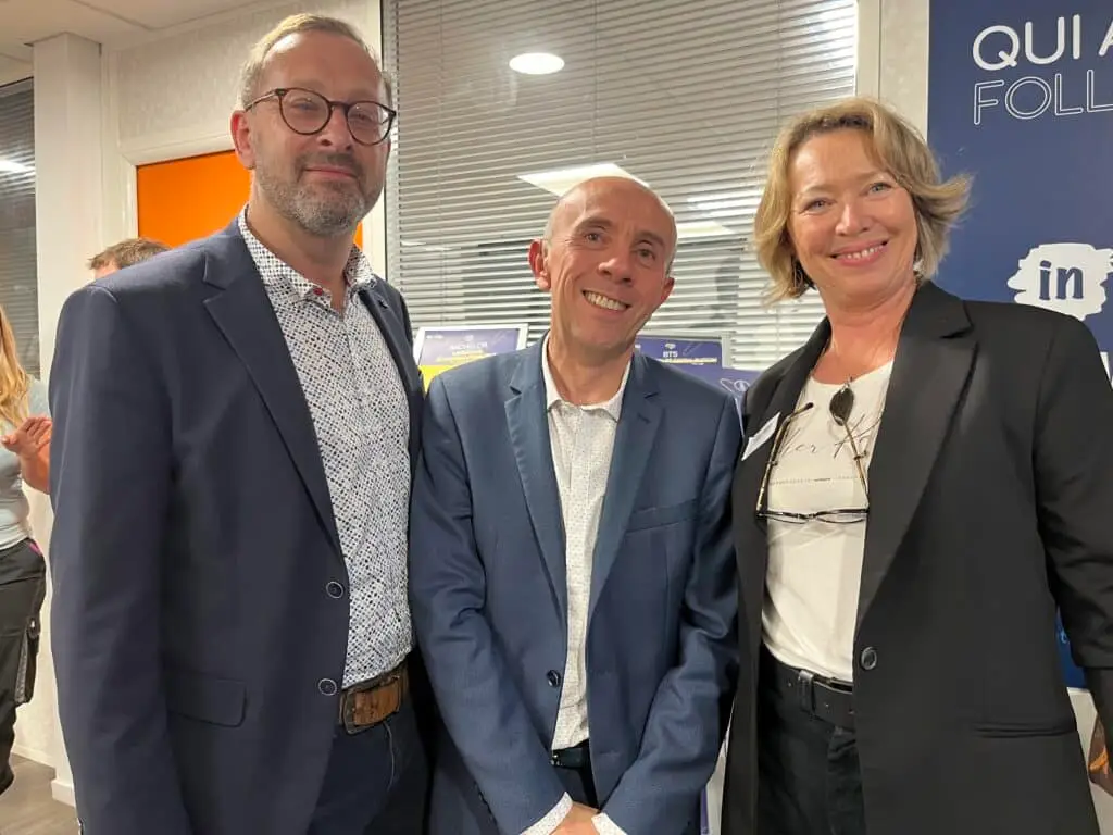 Photo de trois tuteurs lors de la formation tuteurs