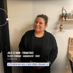 Julie Le Buan formatrice pour la filière économie et droit au campus ecofac le mans lors d'une intervention en cours