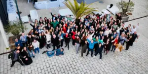 ensemble des salariés Ecofac posent lors du séminaire d'entreprise