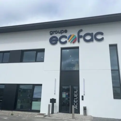 Campus Ecofac Laval de face