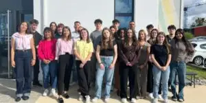 groupe d'étudiant Ecofac Laval lors de la rentrée sur le campus