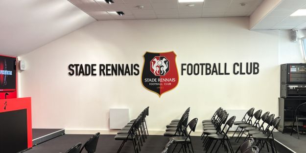 Salle de conférence de presse du stade rennais