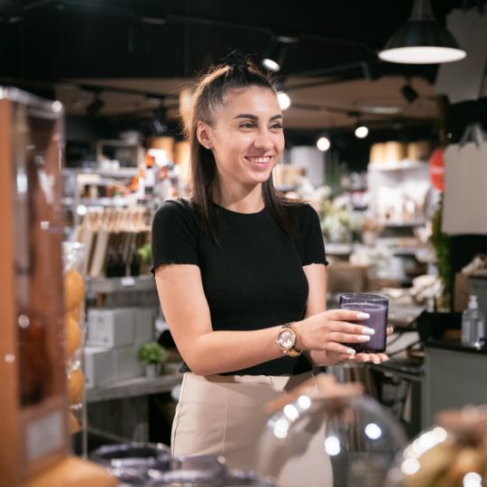 étudiante Ecofac retail vendeuse en magasin